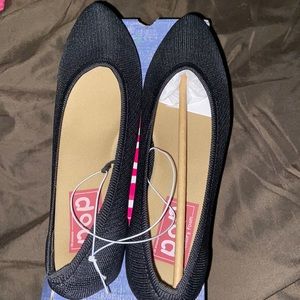 7.5 Black Pop Kovari Flats